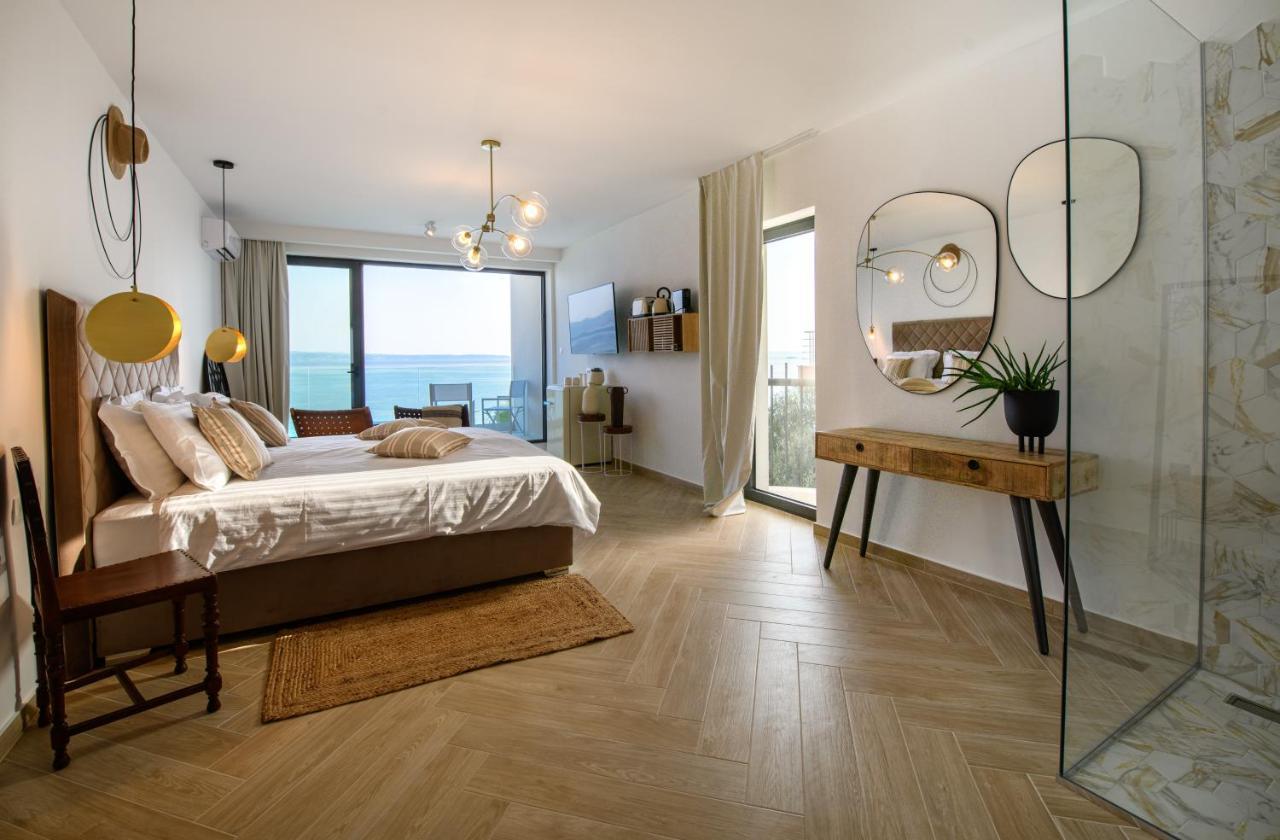 Gallery Luxury Suites & Rooms-Only Adults Split Exteriör bild