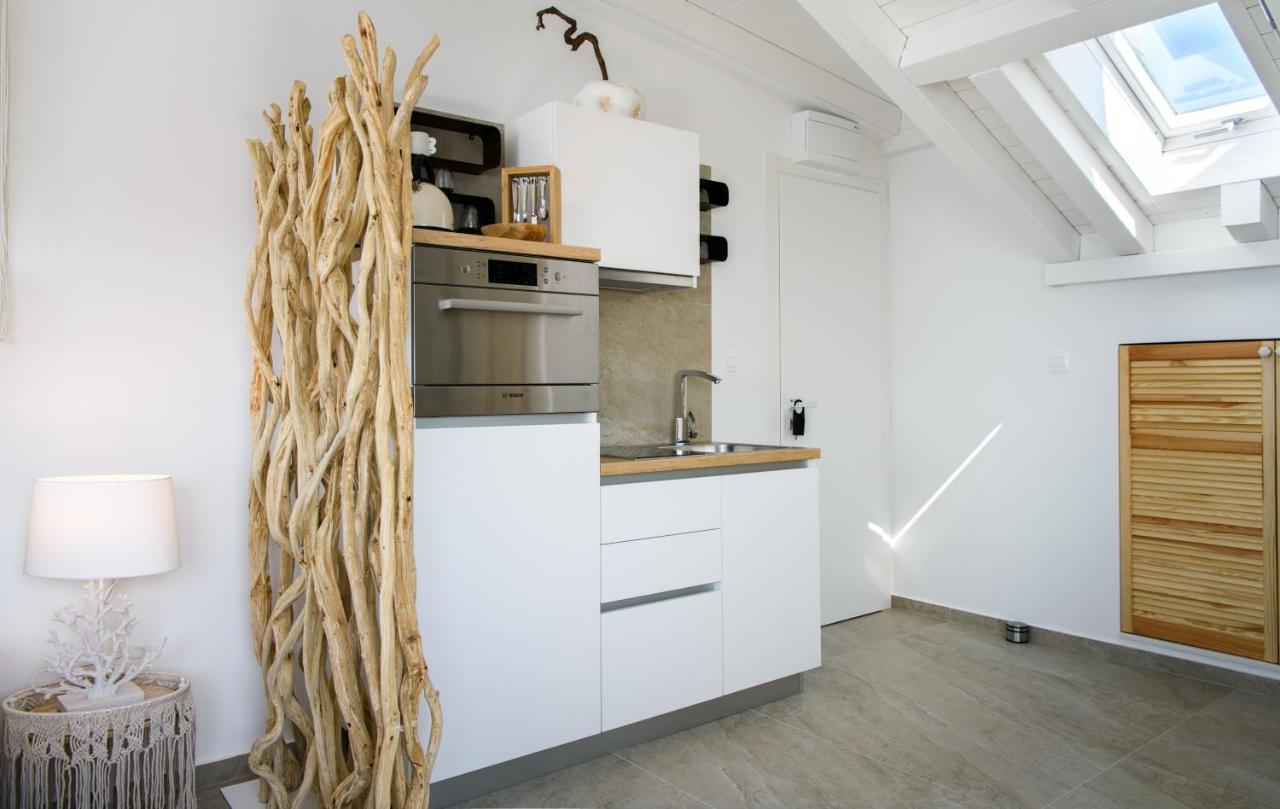 Gallery Luxury Suites & Rooms-Only Adults Split Exteriör bild