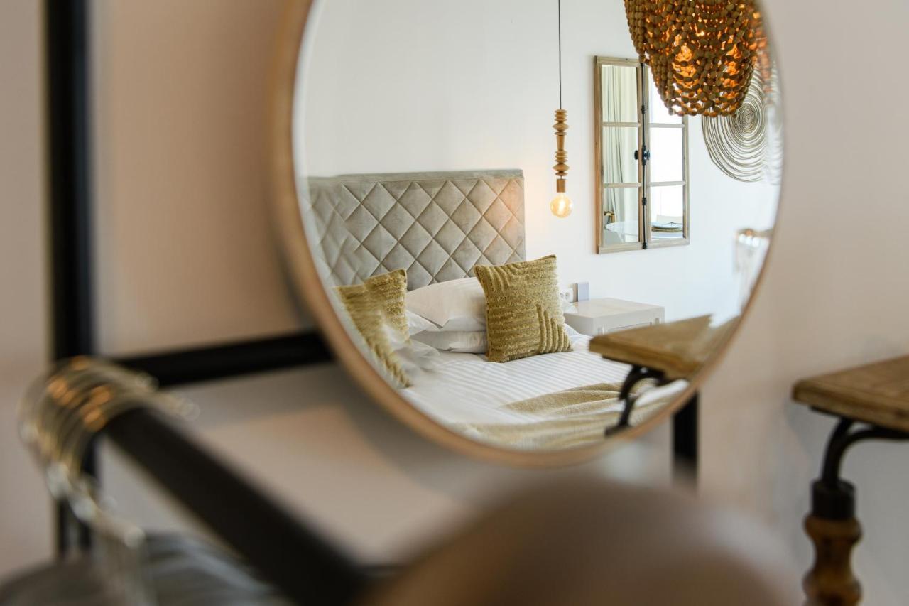 Gallery Luxury Suites & Rooms-Only Adults Split Exteriör bild