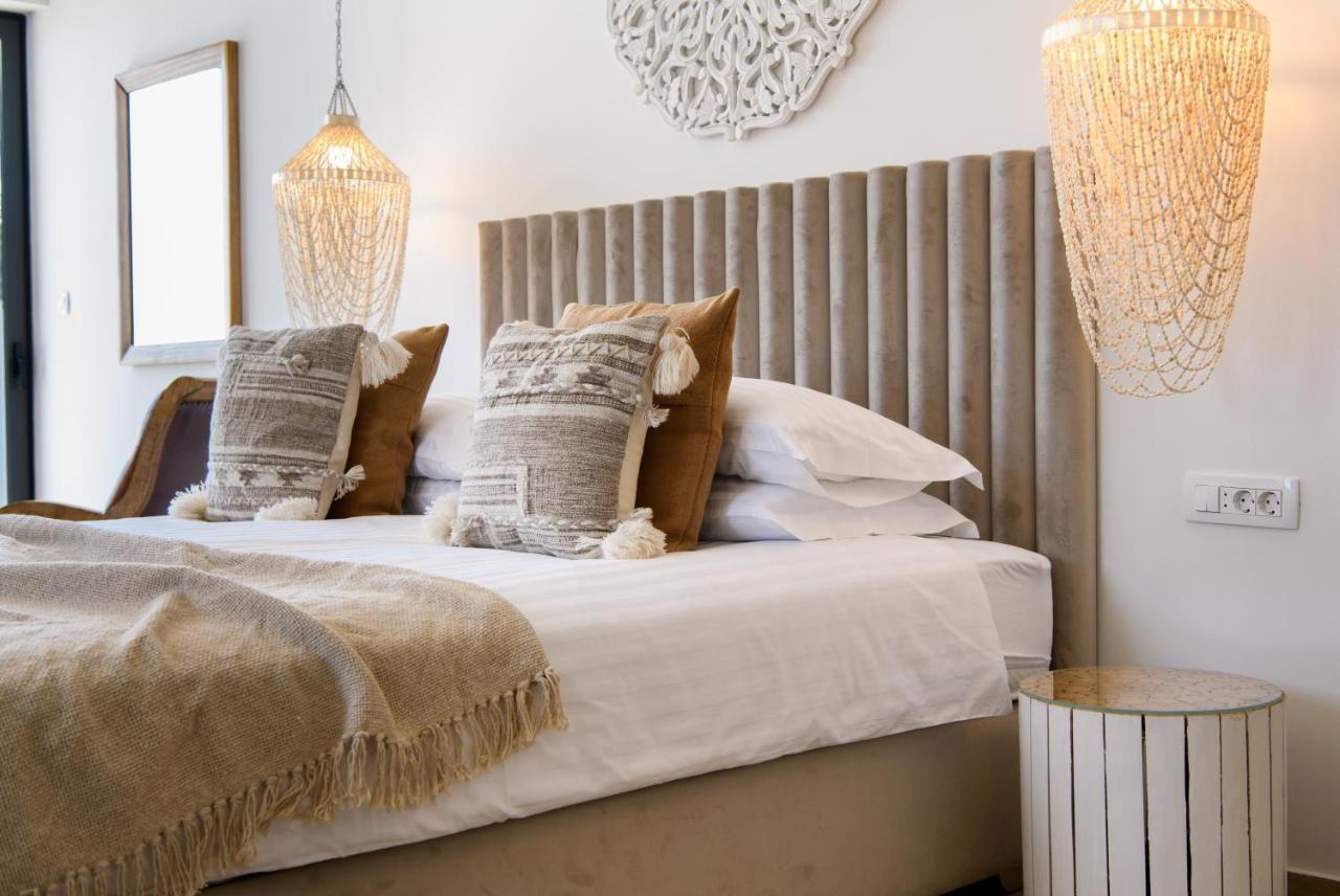 Gallery Luxury Suites & Rooms-Only Adults Split Exteriör bild