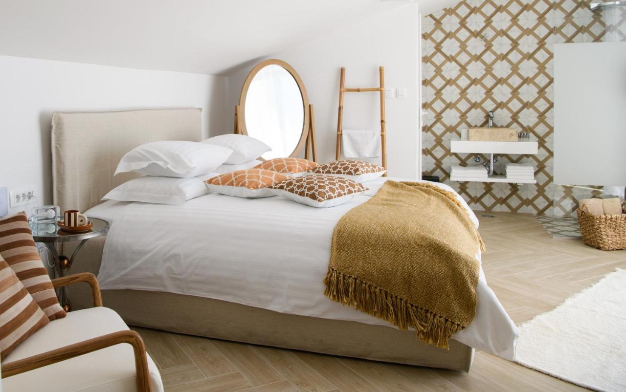 Gallery Luxury Suites & Rooms-Only Adults Split Exteriör bild
