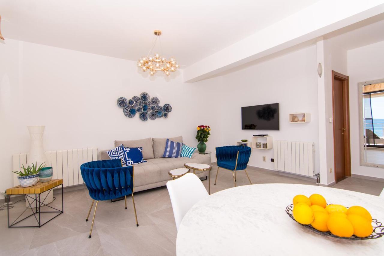 Gallery Luxury Suites & Rooms-Only Adults Split Exteriör bild