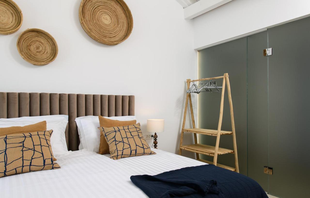 Gallery Luxury Suites & Rooms-Only Adults Split Exteriör bild