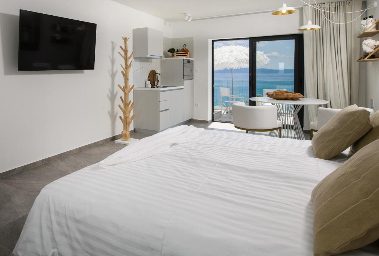 Gallery Luxury Suites & Rooms-Only Adults Split Exteriör bild
