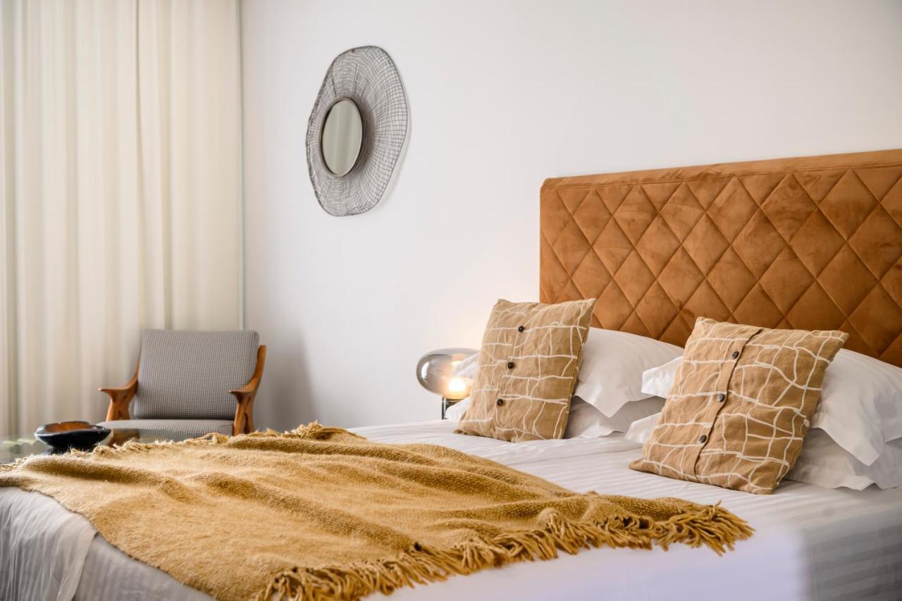 Gallery Luxury Suites & Rooms-Only Adults Split Exteriör bild