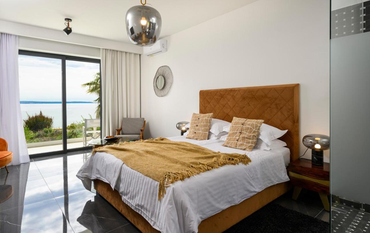 Gallery Luxury Suites & Rooms-Only Adults Split Exteriör bild