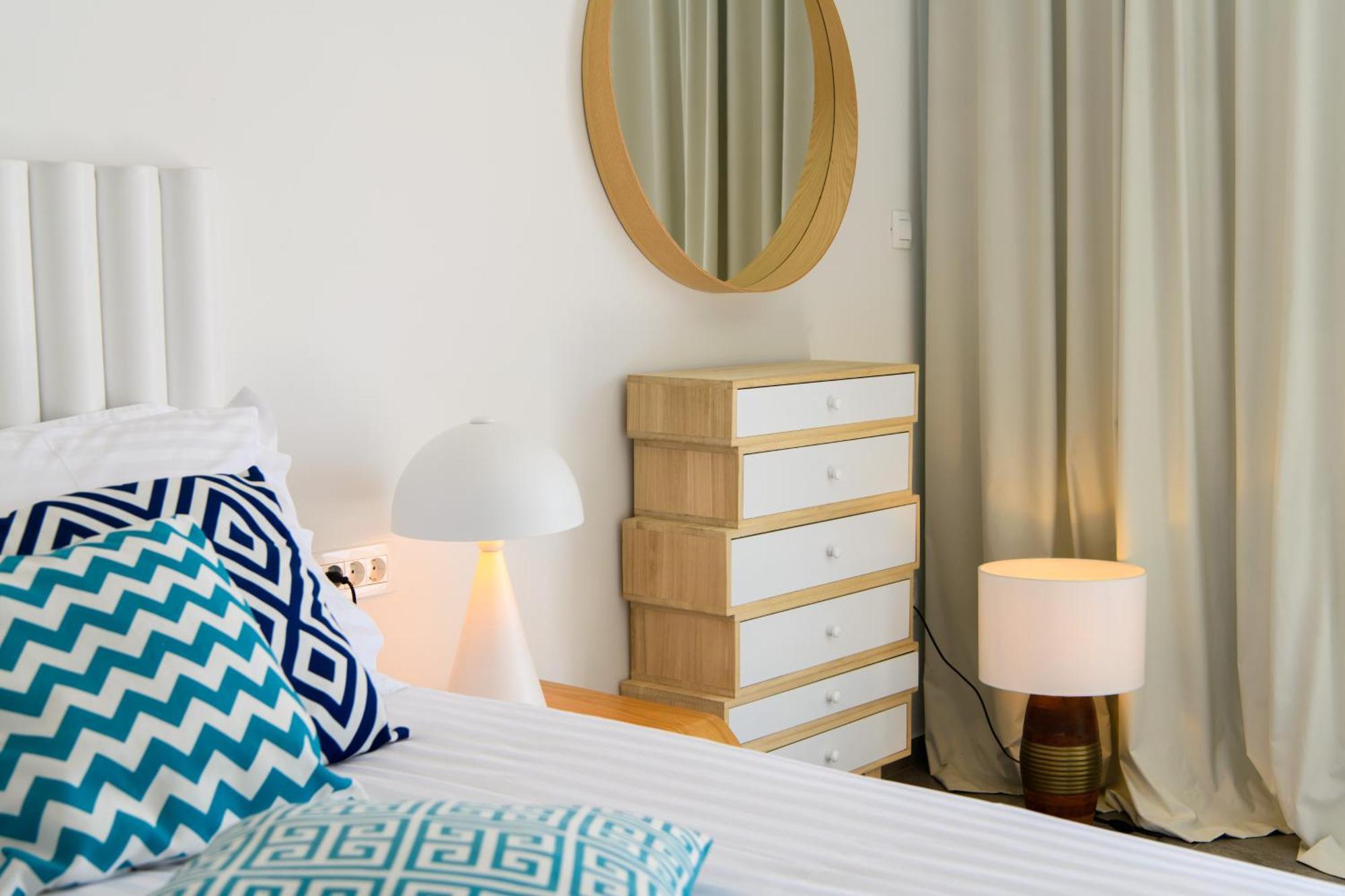 Gallery Luxury Suites & Rooms-Only Adults Split Exteriör bild