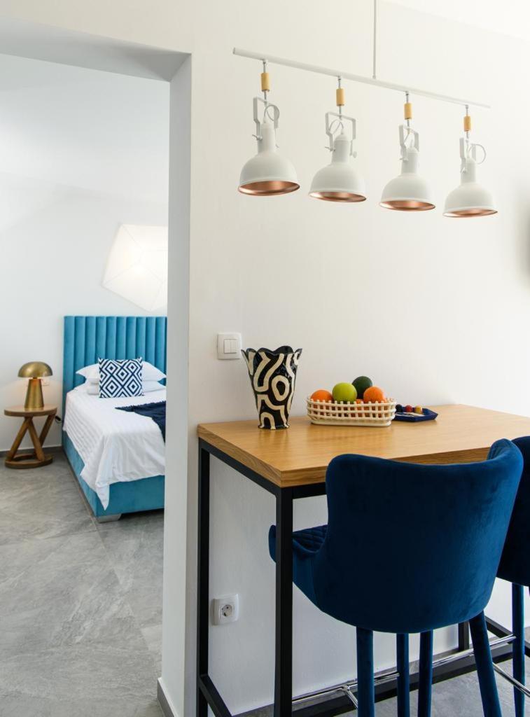 Gallery Luxury Suites & Rooms-Only Adults Split Exteriör bild