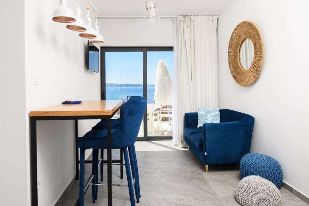 Gallery Luxury Suites & Rooms-Only Adults Split Exteriör bild