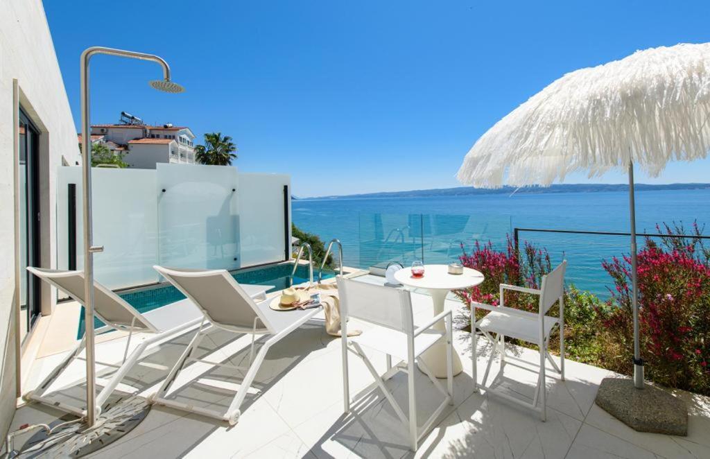 Gallery Luxury Suites & Rooms-Only Adults Split Exteriör bild