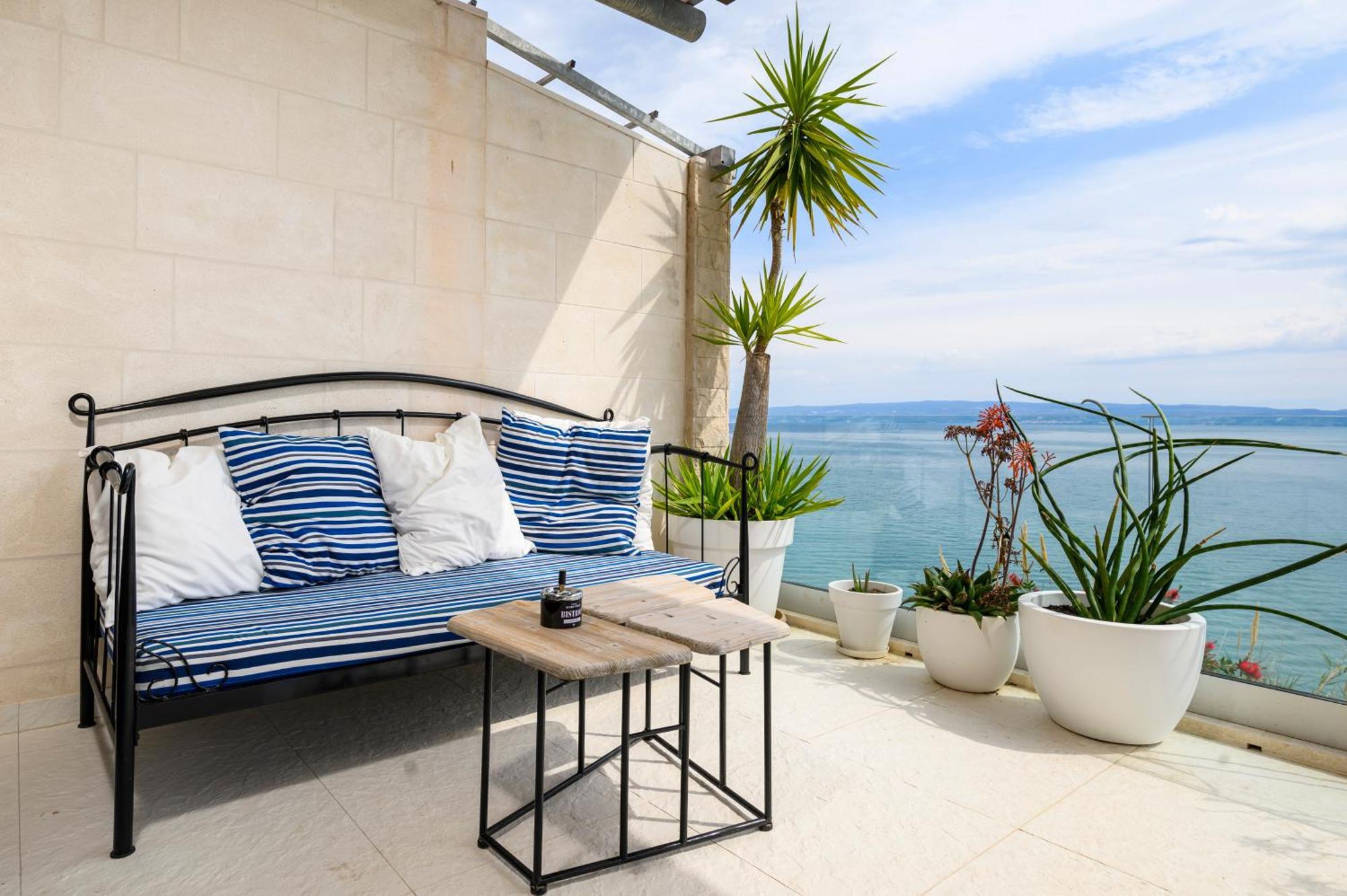 Gallery Luxury Suites & Rooms-Only Adults Split Exteriör bild