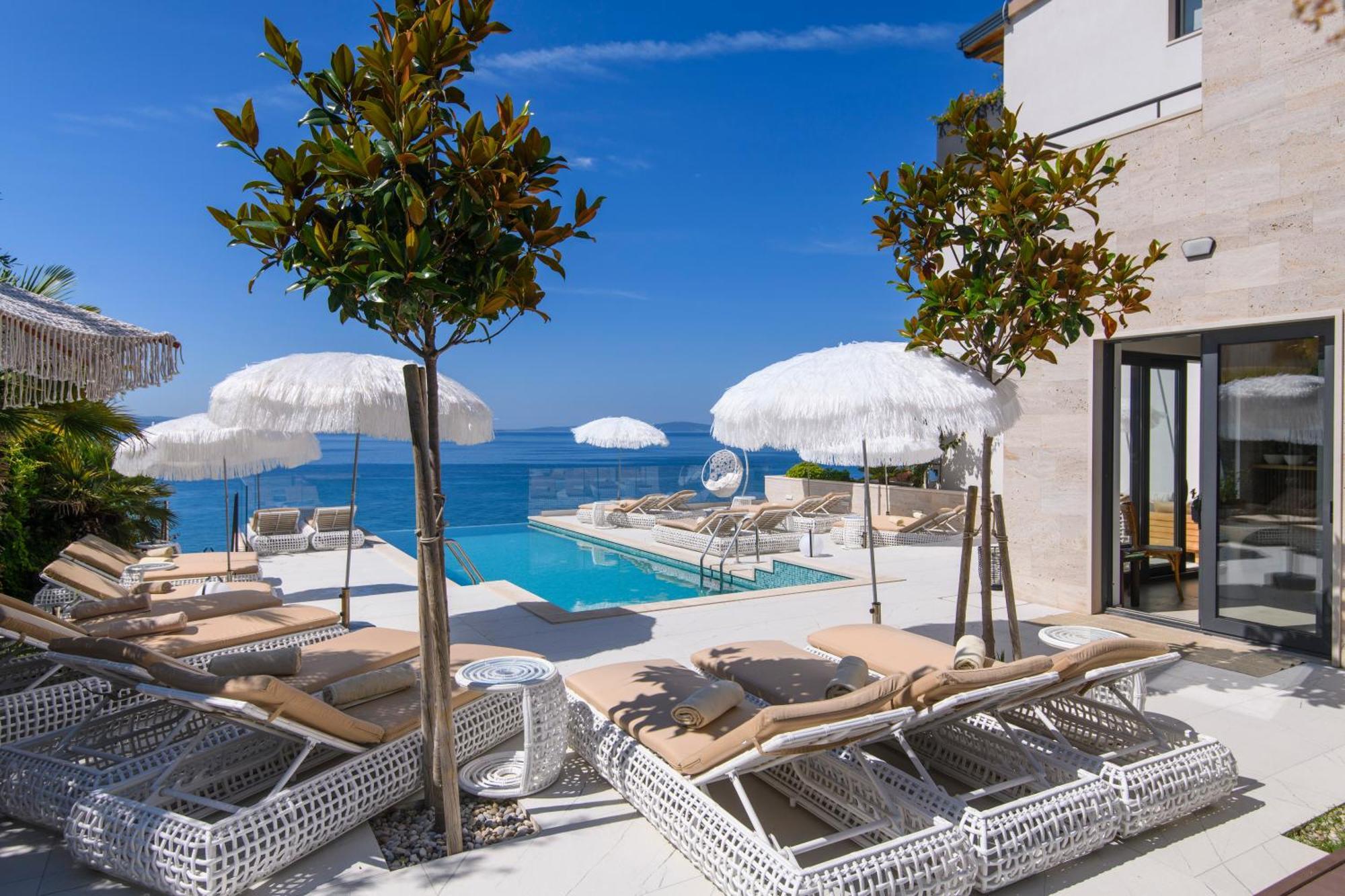 Gallery Luxury Suites & Rooms-Only Adults Split Exteriör bild