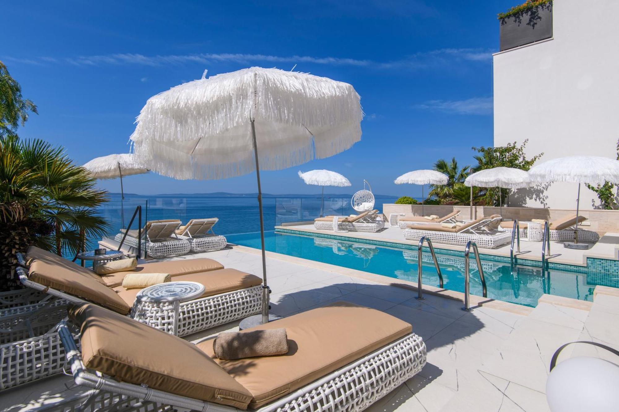 Gallery Luxury Suites & Rooms-Only Adults Split Exteriör bild